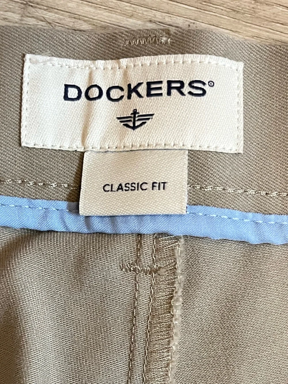 Men's Dockers Dress Chino Pants in Light Khaki 42 x 30